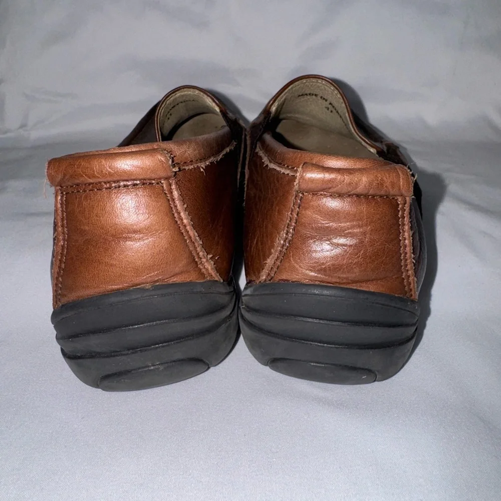 1803 MEN’S BROWN LEATHER LOAFERS. EUC. HANDCRAFTED SLIP ON‎ DRESS SHOES. SIZE 8.